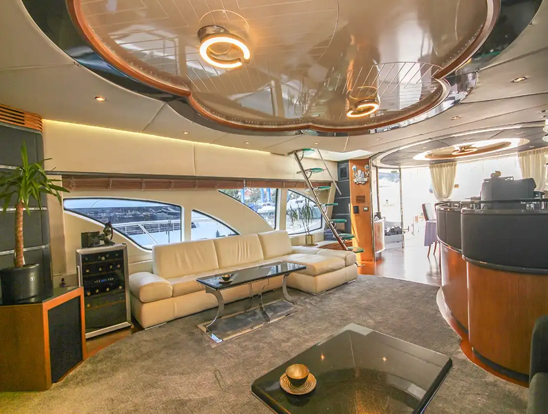 Antalya Yacht Rental Azimut Leonardo 98 